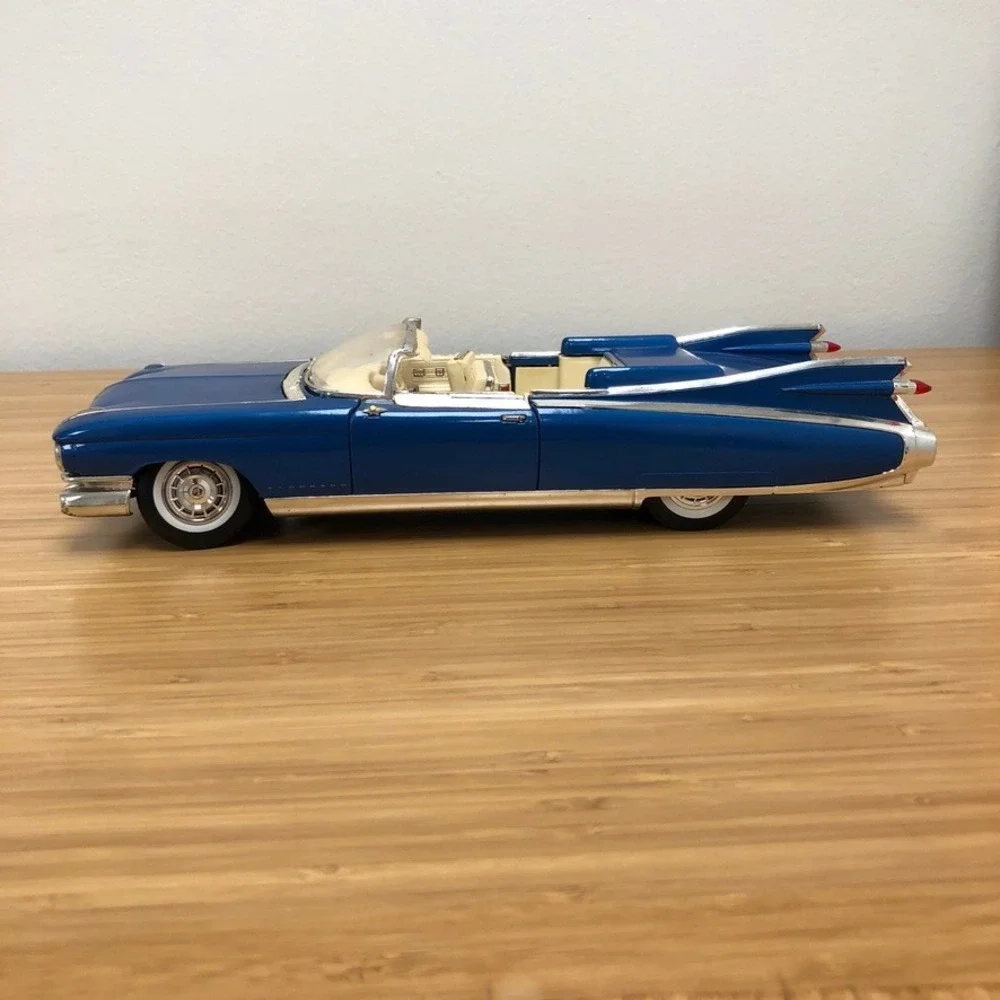 Cadillac Eldorado Diecast Model Car Blue 1959 Convertible Classic Collectible